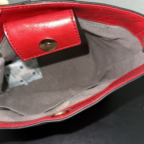 Vince Camuto Leather Bucket Bag with Chain Strap - Ivy - Picture 8 of 8